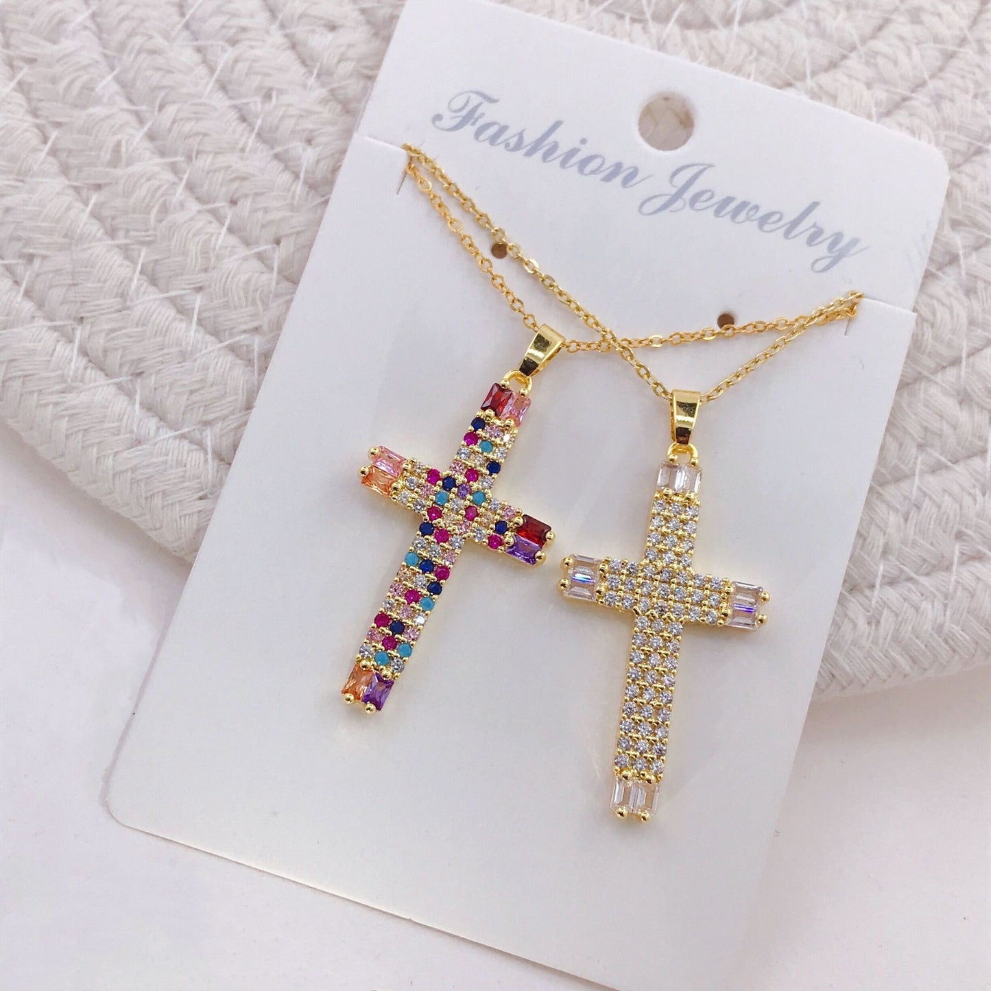 Jesus Cross Pendant Necklace: Spiritual Elegance and Versatile Style